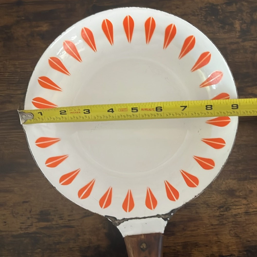 Vintage Cathrineholm Orange lotus enamel frying pan with wooden handle 9 inches - Picture 7 of 7